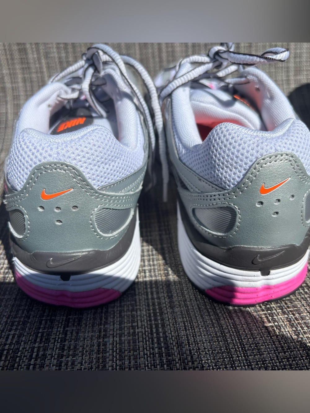 Women’s Nike P-6000 Sneakers in Laser Fuchsia -Size 9 - Picture 7 of 8